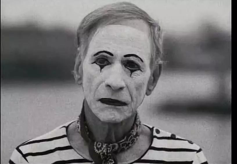 [十点电影]看他一眼就脊背发凉，果然是千万人的「童年噩梦」！