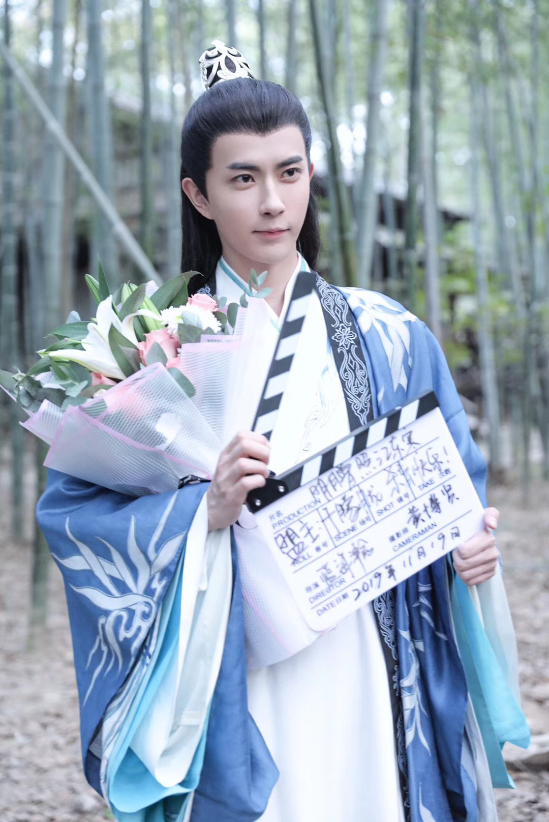 「凤凰网娱乐」《明月曾照江东寒》杀青 于朦胧刑菲化身武侠甜宠新势力