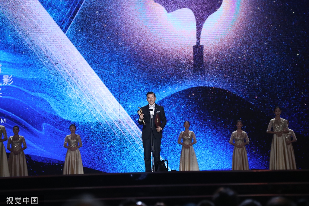 「凤凰网娱乐」这一刻真美妙！金鸡奖王志飞吴玉芳分获最佳男女配角