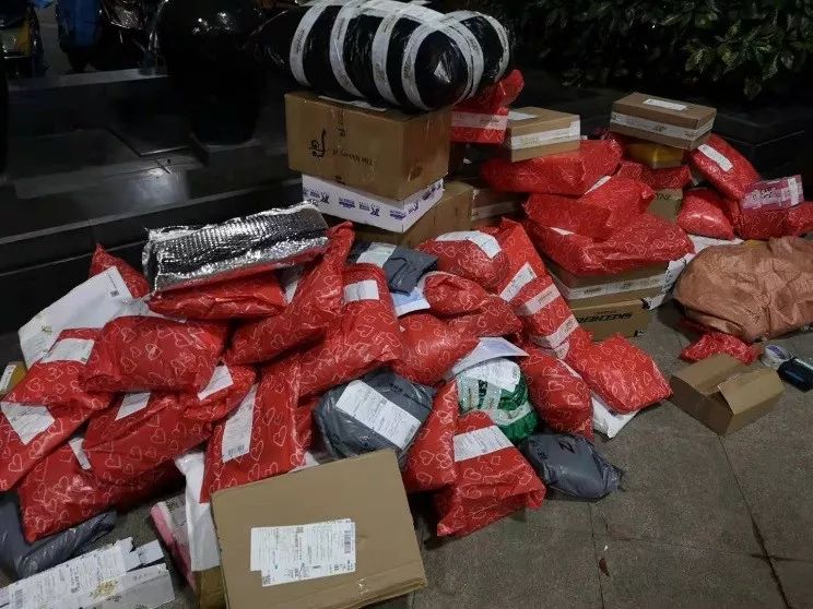 「IT时报」快递纸箱背后的“垃圾战事”