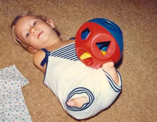 【悉尼印象】他是澳洲最“丑”男孩，连爸妈都嫌弃，长大逆袭亿万富豪轰动全世界....