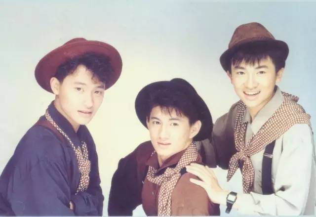 [视觉志]小虎队30年聊天内容：那些中年人的冷漠客套…