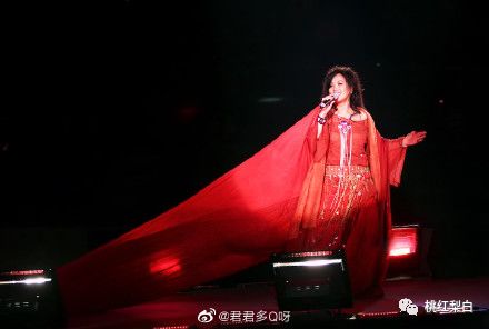 [桃红梨白]董洁和江一燕这样的女文青，就是这么扮清纯的？