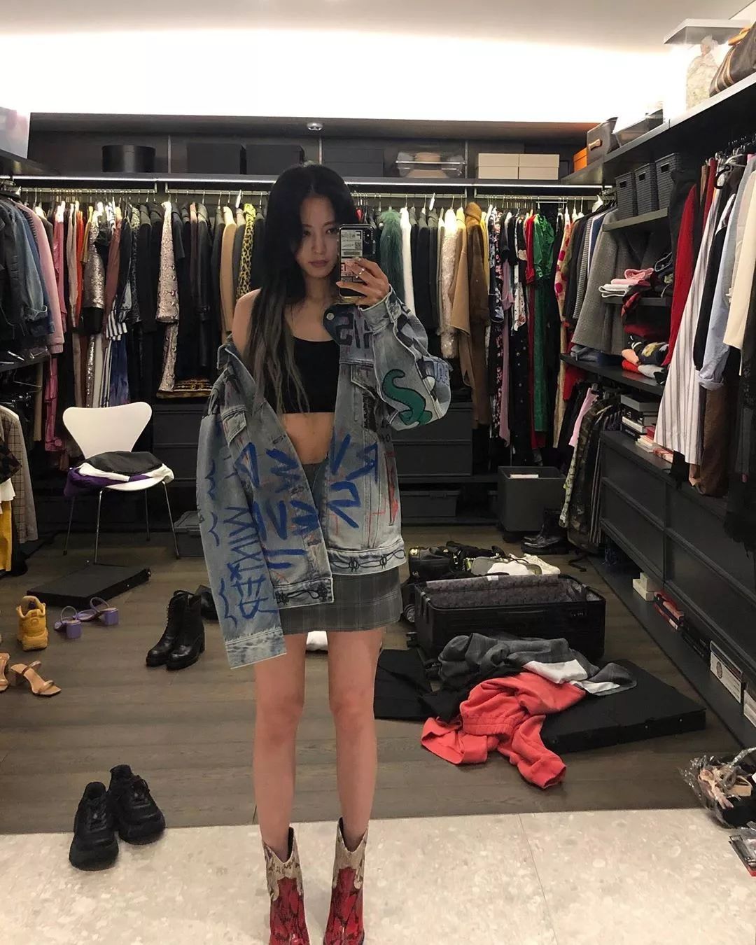 「Dispatch」出道整成“金喜善”，因太美被霸凌，如今40岁像18岁！