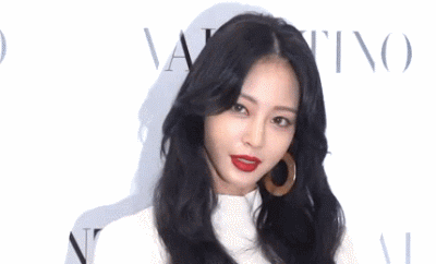 「Dispatch」出道整成“金喜善”，因太美被霸凌，如今40岁像18岁！