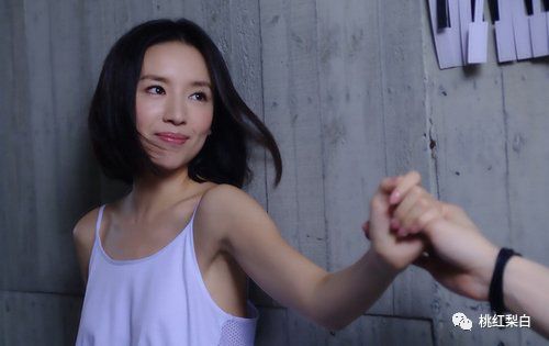 [桃红梨白]董洁和江一燕这样的女文青，就是这么扮清纯的？