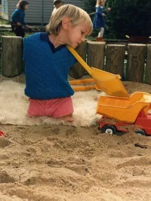 【悉尼印象】他是澳洲最“丑”男孩，连爸妈都嫌弃，长大逆袭亿万富豪轰动全世界....