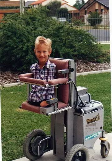 【悉尼印象】他是澳洲最“丑”男孩，连爸妈都嫌弃，长大逆袭亿万富豪轰动全世界....