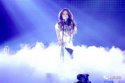 [桃红梨白]董洁和江一燕这样的女文青，就是这么扮清纯的？