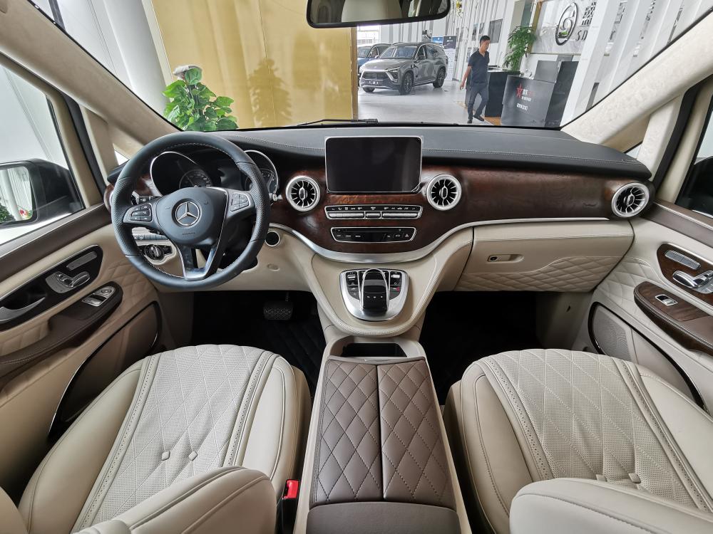 奔驰V260L迈巴赫VS6807座豪华商务车全景天窗版现车特价
