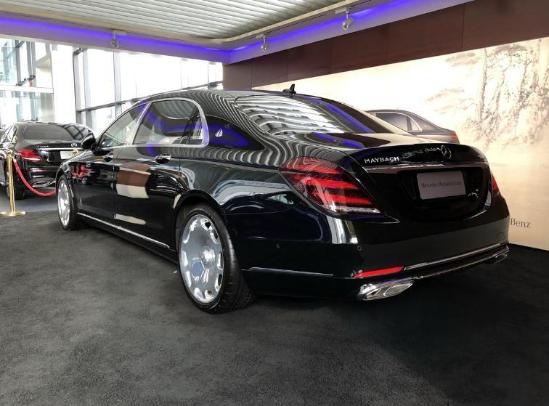 奔驰迈巴赫s680双色落地价格国5特价