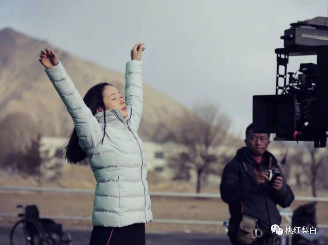 [桃红梨白]董洁和江一燕这样的女文青，就是这么扮清纯的？