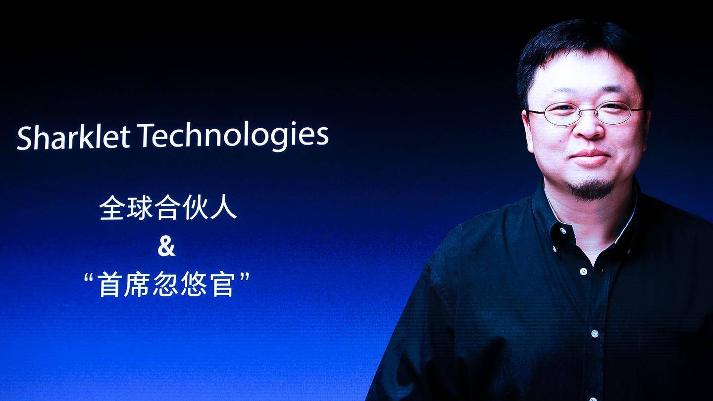 [凤凰网科技]科技早报 | 谷歌创始人佩奇卸任Alphabet CEO 罗永浩发布抗菌技术