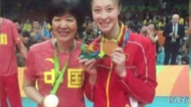 里约奥运会中国女排再夺冠 这一幕太激动人心了