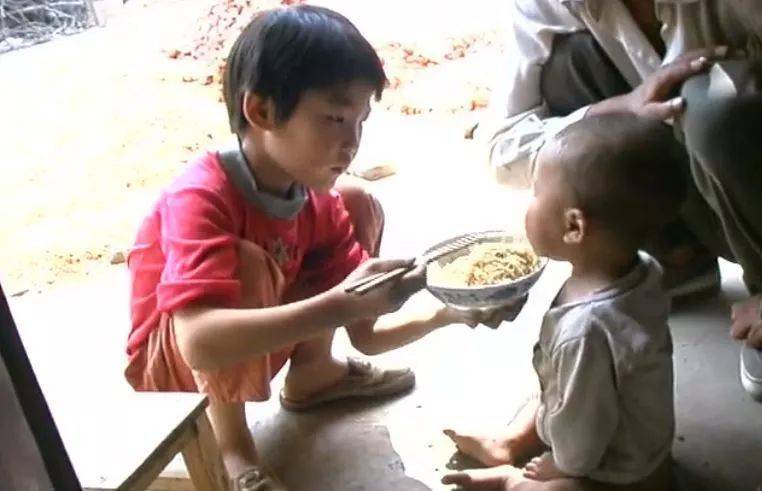 「果壳网」《好死不如赖活着》：一个艾滋病家庭的一年