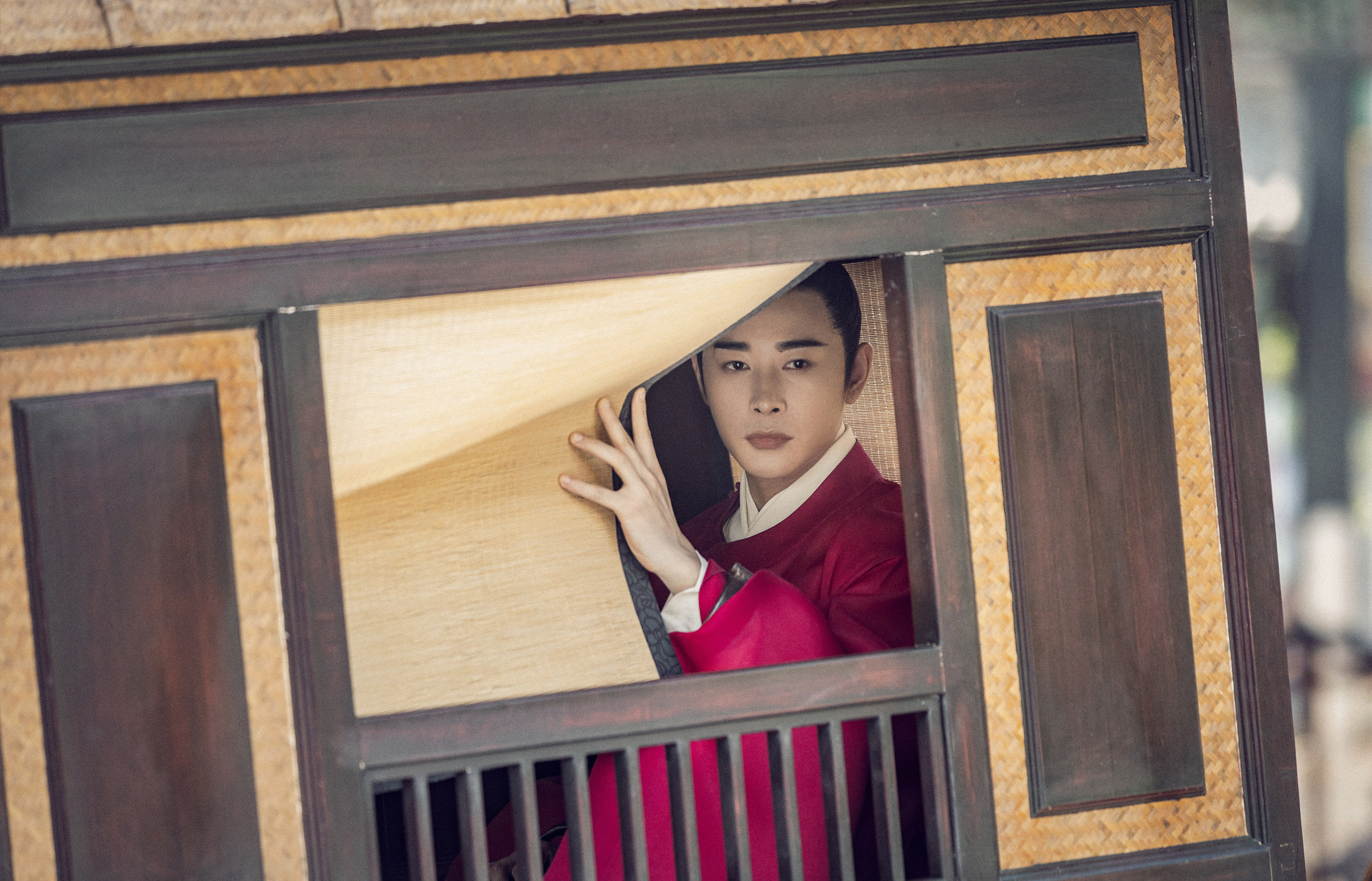 鹤唳华亭萧定权大婚李一桐追剧心态崩了