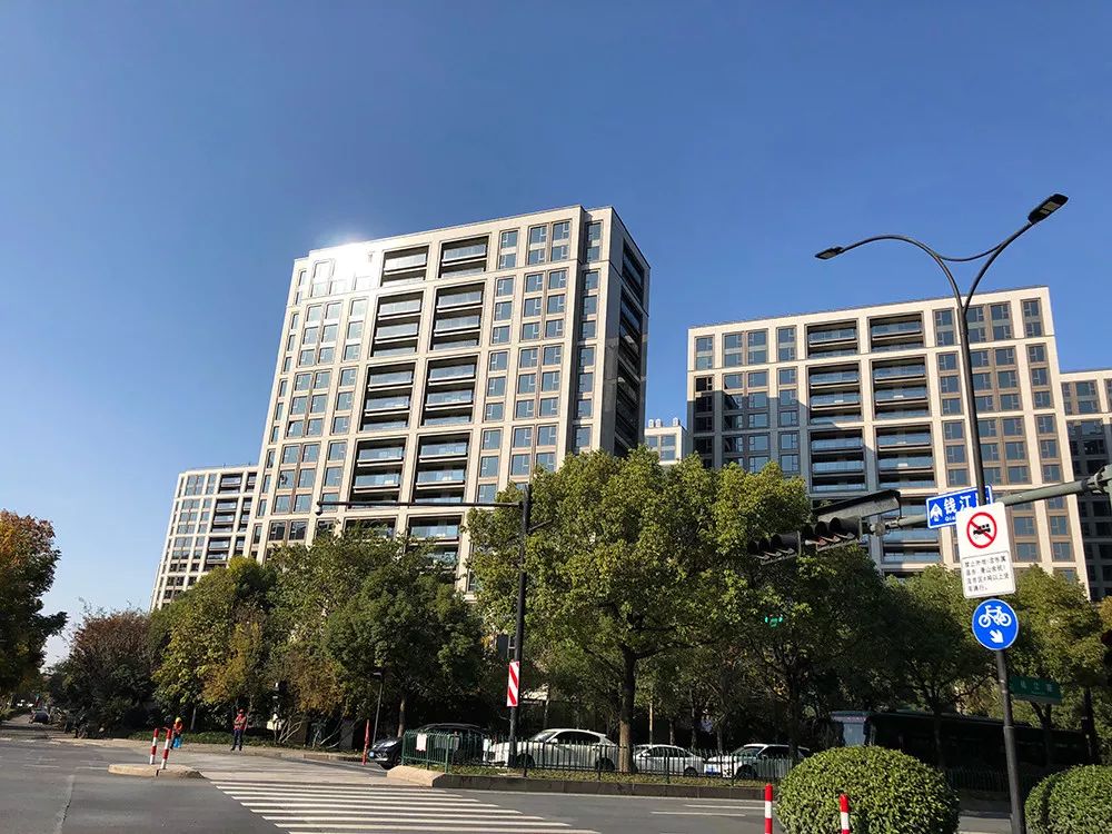 挂价9万5信达滨江壹品交付入市南星桥成杭州房东最敢喊价板块