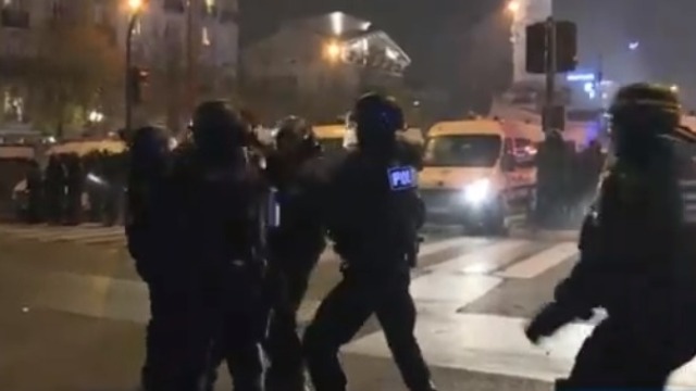 法国大罢工冲突不断 警方已逮捕数百人