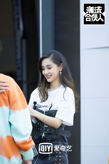 「凤凰网娱乐」吴亦凡开店获差评又成女装黑洞 《潮流合伙人》首度营业遇全面考验