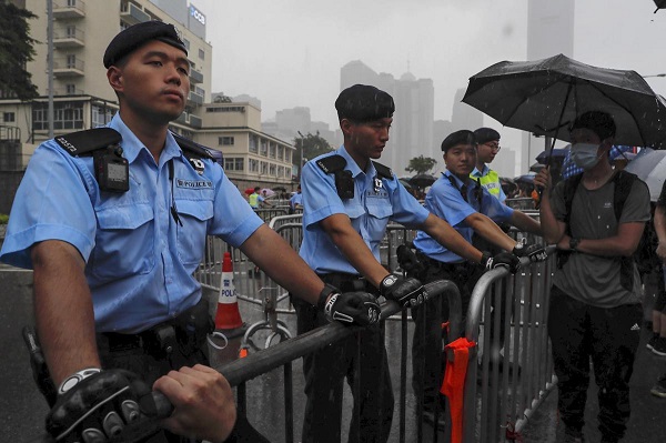 香港警服冲锋衣图片