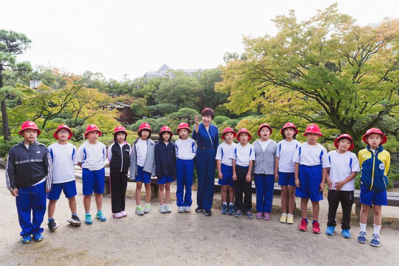 「凤凰网娱乐」《同一堂课2》于丹赴日开讲《枫桥夜泊》，创新解读“秋思”尽显中华文化张力