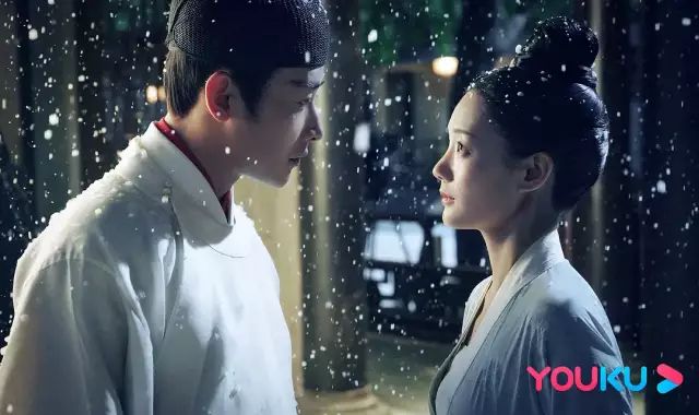 【新京报FUN娱乐】搭上冯小刚李现也上不了热搜！谁把谁“带火”，全都是胡扯