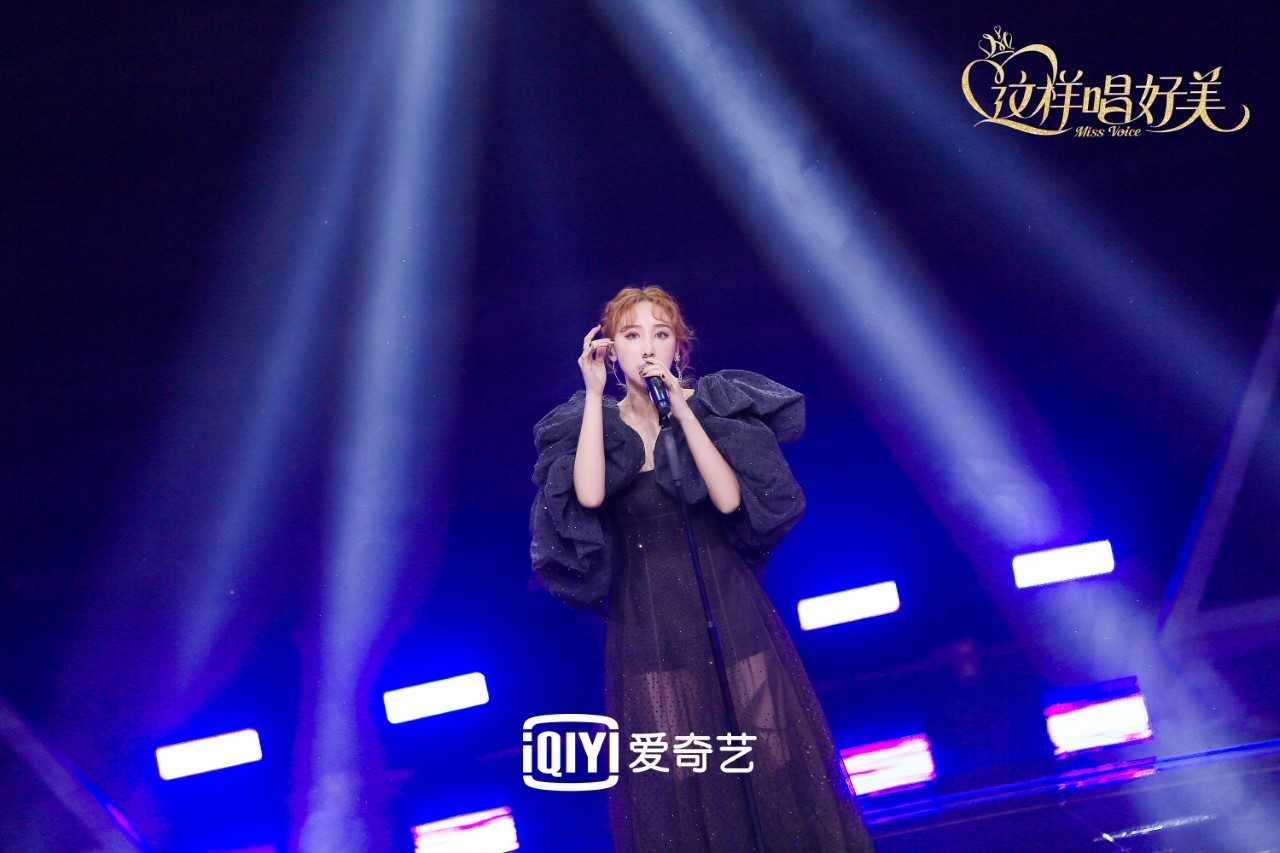 [凤凰网娱乐]陈立农《这样唱好美》走心唱情歌 刘宪华小提琴融进《龙的传人》