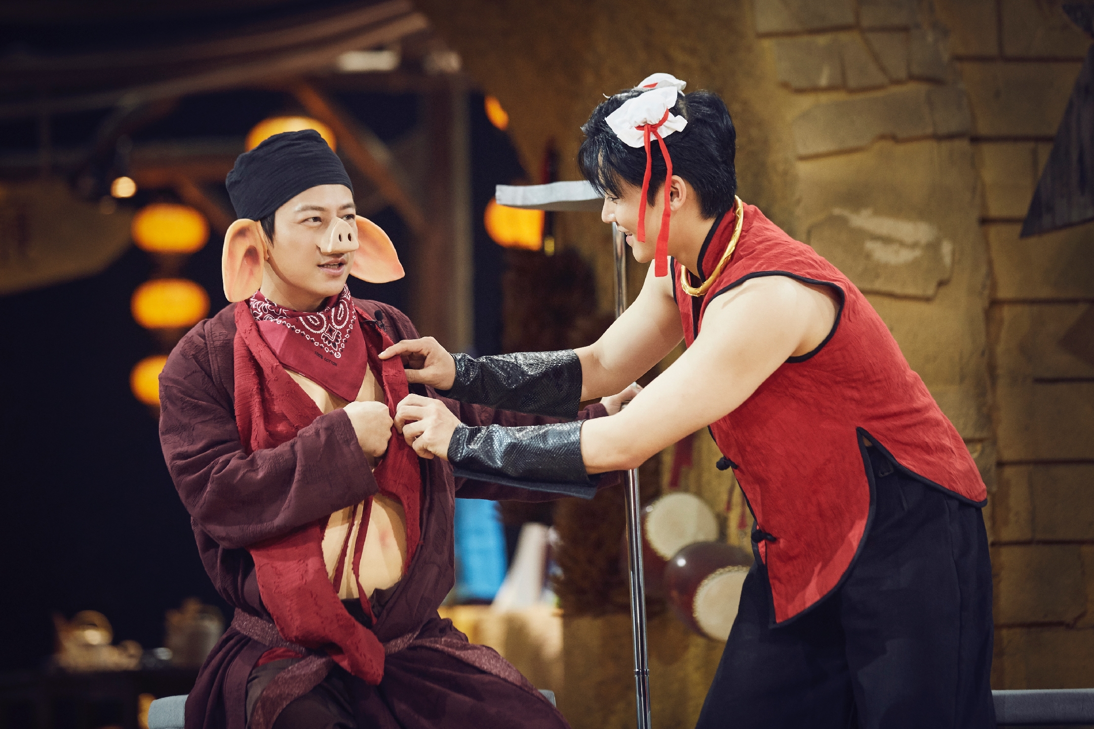 [凤凰网娱乐]《明星大侦探》魏大勋杨蓉重现《大话西游》 剧情反转引人感悟