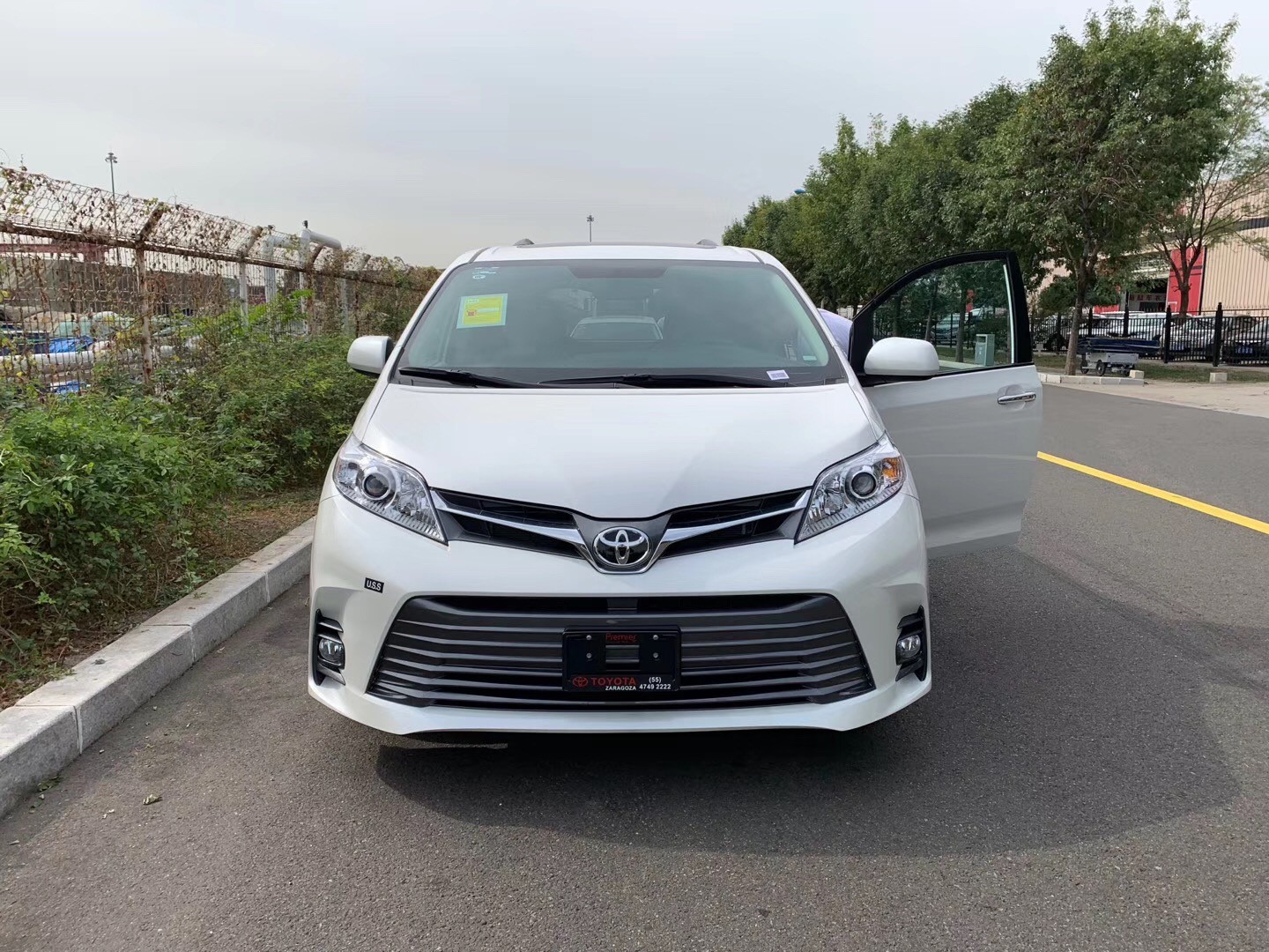 2020款丰田塞纳顶配车型年底促销