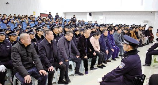 安徽“黑老大”被判刑25年，曾是“中国好人、道德模范”