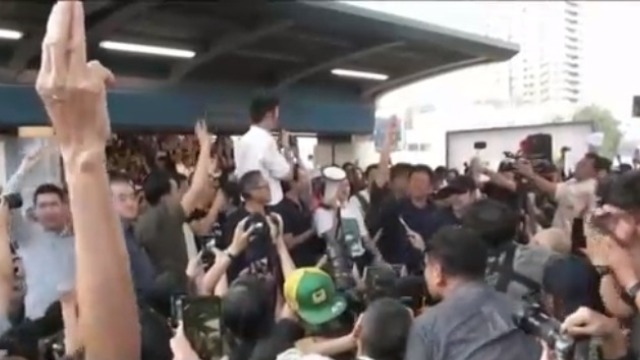 泰国新未来党或将面临解散危机 塔纳通发起民众示威游行
