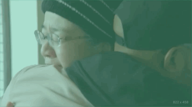 [她刊]被5个男人宠上天后，57岁离婚无子的她，活成了“真公主”…