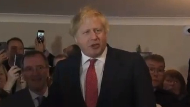 势不可挡！英首相约翰逊赴英格兰祝贺党友 誓言按时脱欧