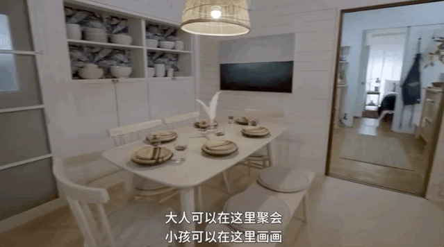 [她刊]被5个男人宠上天后，57岁离婚无子的她，活成了“真公主”…