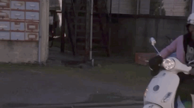 [她刊]被5个男人宠上天后，57岁离婚无子的她，活成了“真公主”…