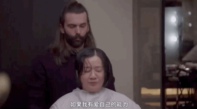 [她刊]被5个男人宠上天后，57岁离婚无子的她，活成了“真公主”…