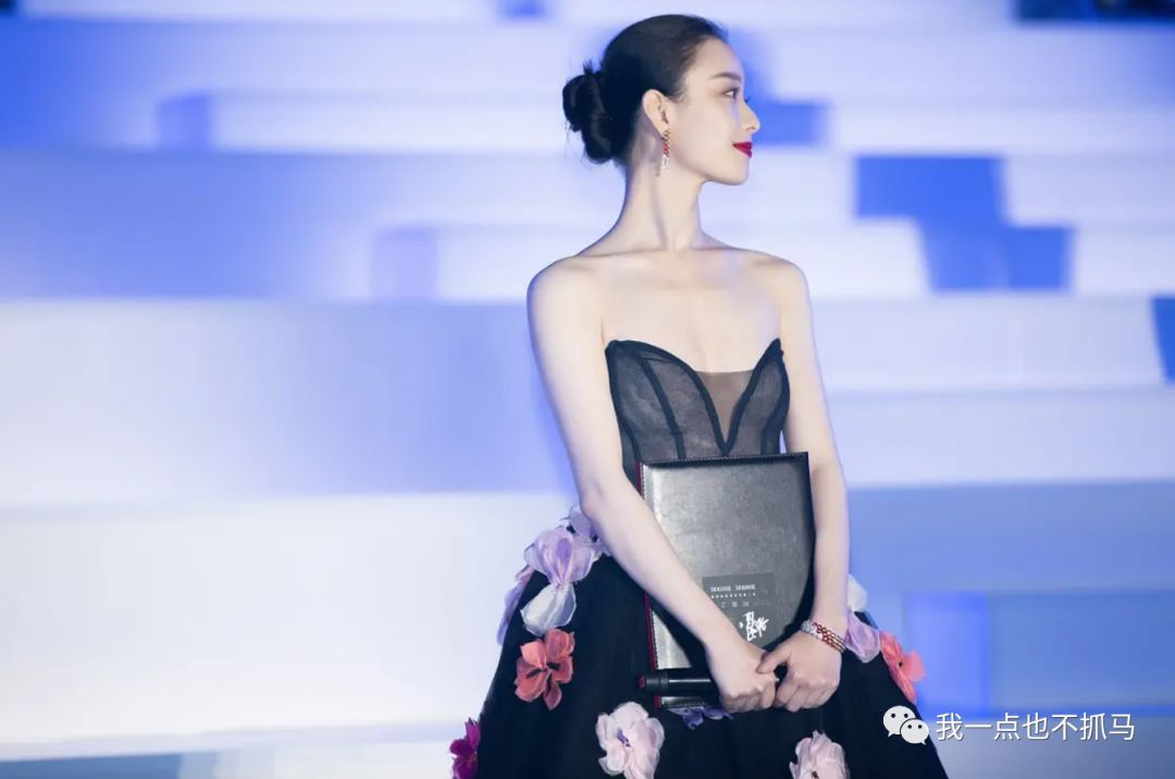 「我一点也不抓马」baby和黄晓明斗法，赵丽颖忙着与大花争地盘，最后得益的竟然是他们？