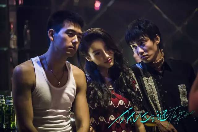 「我一点也不抓马」baby和黄晓明斗法，赵丽颖忙着与大花争地盘，最后得益的竟然是他们？