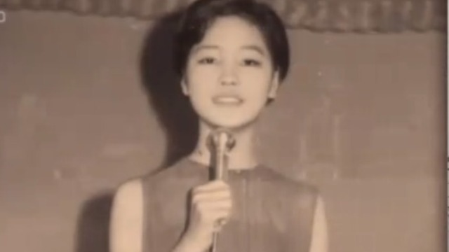 60年代台湾工商业蓬勃发展 初中生邓丽君在歌厅一炮而红