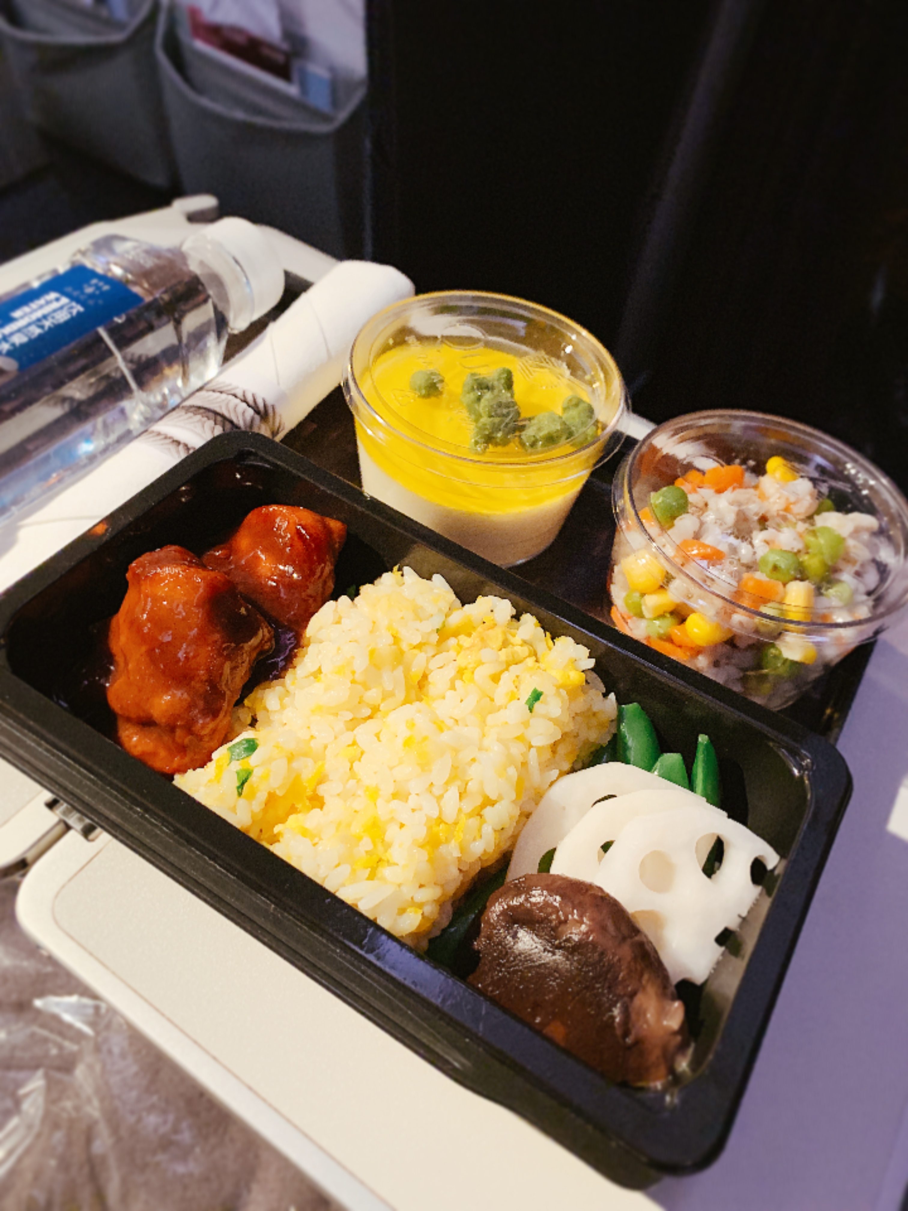 卡塔尔航空升级中国航线服务经济舱可享头等舱部分用餐体验