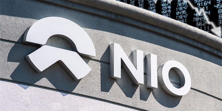 「凤凰网科技」股讯 | 国际贸易进展提振美股 分析师看好5G上调苹果目标股价