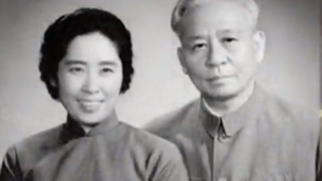 王光美为何会爱上大她23岁的刘少奇？看完你就知道了