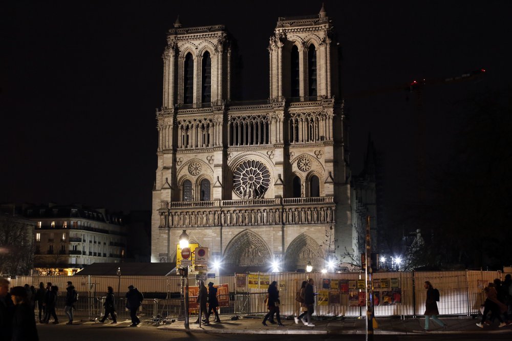 巴黎圣母院整体结构将会有“50%的可能性”无法完全保存