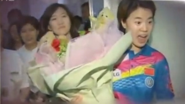 老公郭斌曾送给王楠10001朵玫瑰花 王楠的反应太真实了！