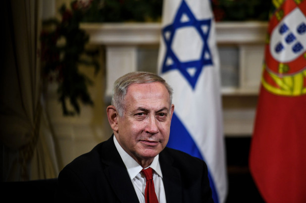 竞选造势时遇火箭弹袭击 以色列总理被迫躲进防空洞