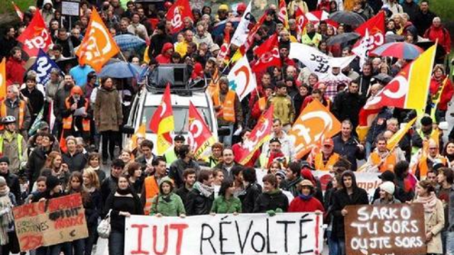 法国罢工浪潮仍未罢休 工会指责政府故意拖延谈判