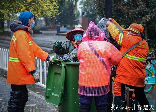 集中用垃圾車運走