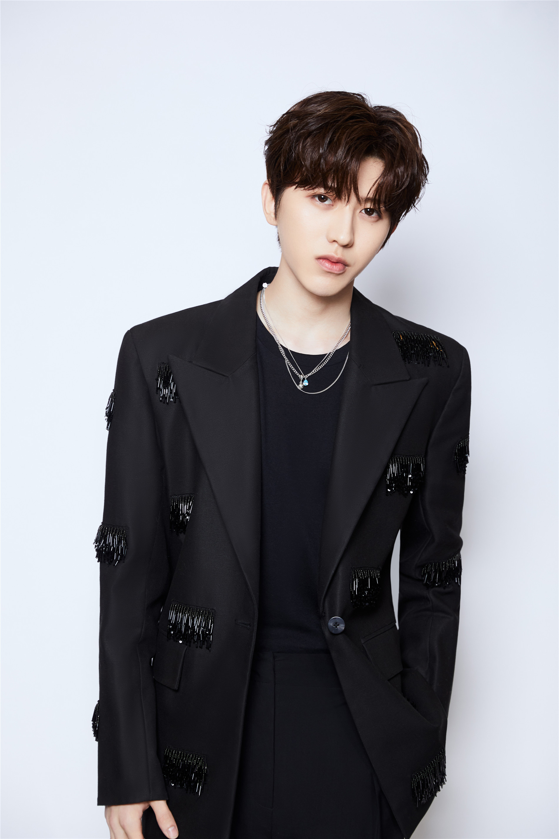 蔡徐坤重生originalmix版本来袭感受强劲电音舞曲风暴