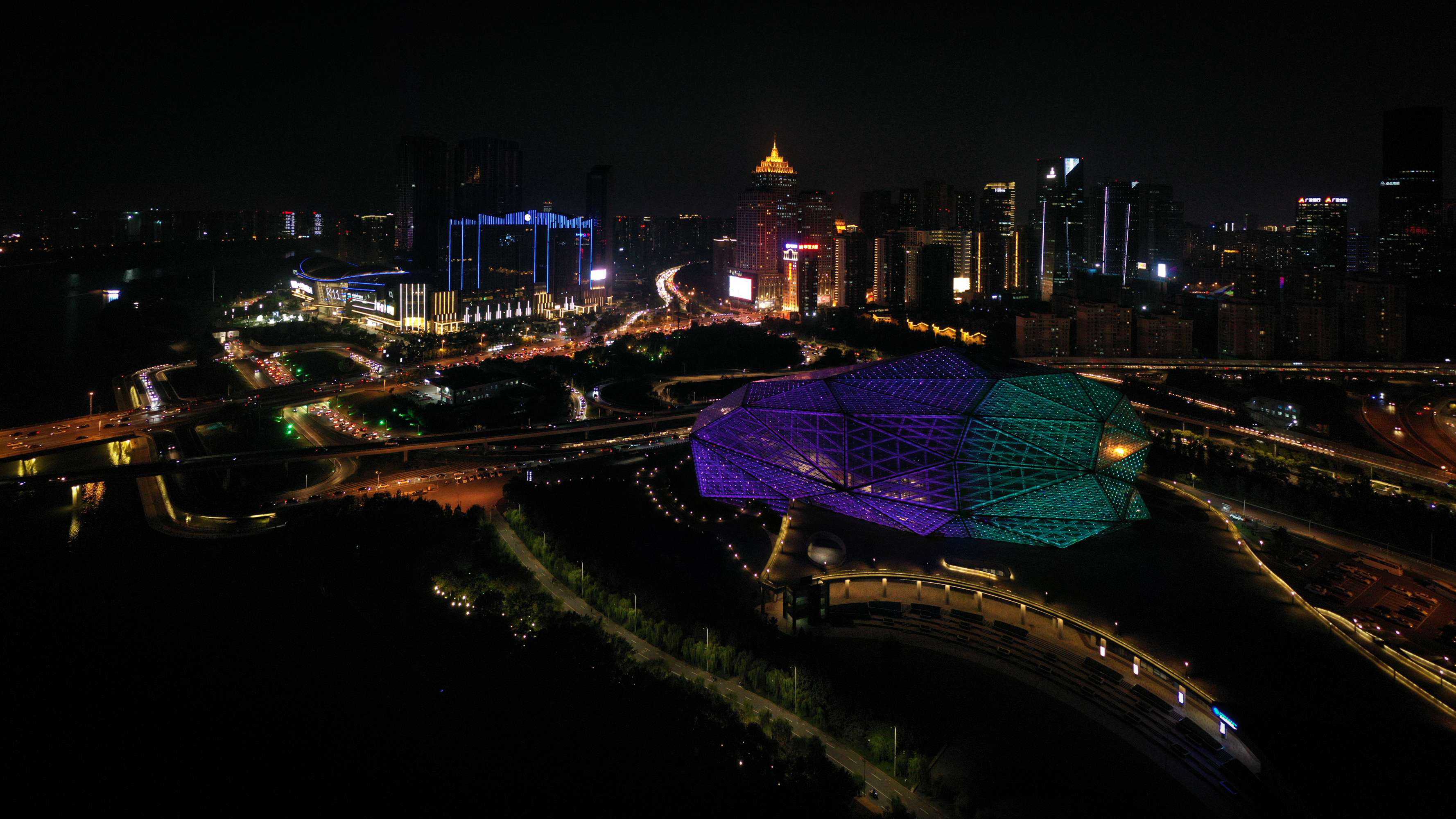 在浑河畔大钻石熠熠生辉