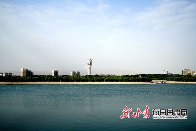 嘉峪关市气象局雷达气象塔 王占东 摄